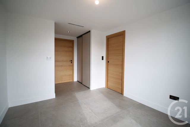 Appartement T4 à vendre - 4 pièces - 132.3 m2 - BAILLARGUES - 34 - LANGUEDOC-ROUSSILLON - Century 21 La Cadoule