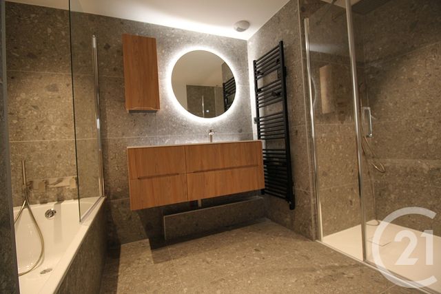 Appartement T3 à vendre - 3 pièces - 124.84 m2 - BAILLARGUES - 34 - LANGUEDOC-ROUSSILLON - Century 21 La Cadoule