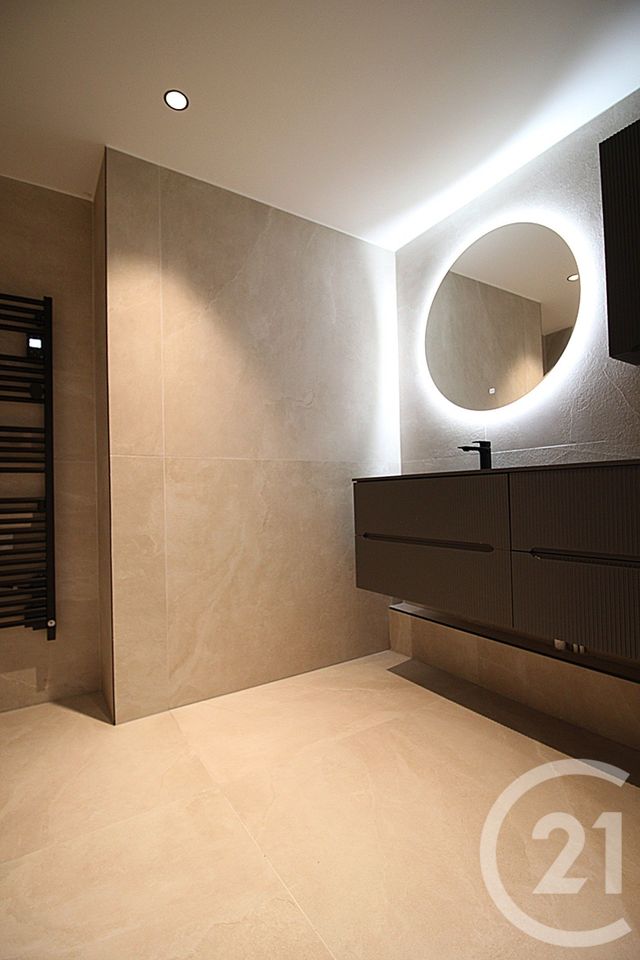 Appartement T3 à vendre - 3 pièces - 124.84 m2 - BAILLARGUES - 34 - LANGUEDOC-ROUSSILLON - Century 21 La Cadoule