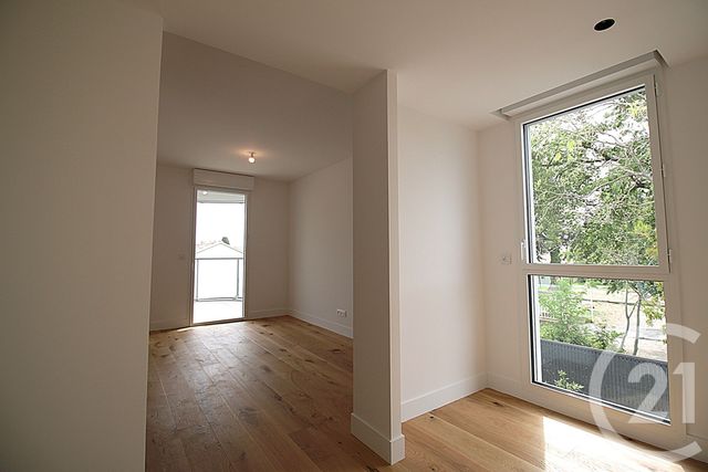 Appartement T3 à vendre - 3 pièces - 124.84 m2 - BAILLARGUES - 34 - LANGUEDOC-ROUSSILLON - Century 21 La Cadoule