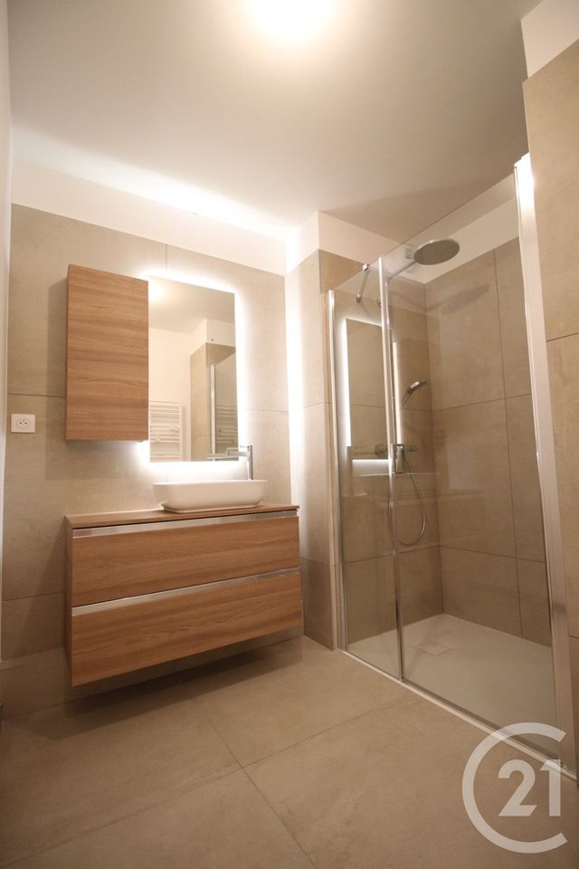 Appartement T3 à vendre - 3 pièces - 83.02 m2 - BAILLARGUES - 34 - LANGUEDOC-ROUSSILLON - Century 21 La Cadoule