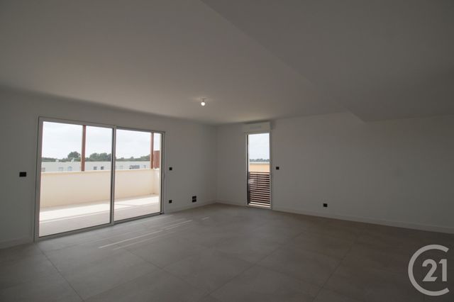 Appartement T4 à vendre - 4 pièces - 120.15 m2 - CASTRIES - 34 - LANGUEDOC-ROUSSILLON - Century 21 La Cadoule