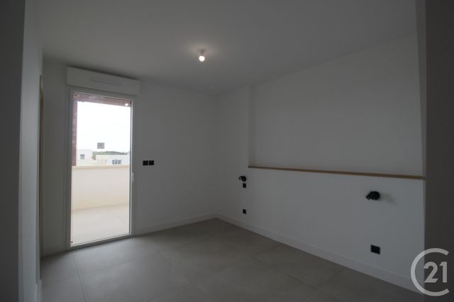 Appartement T4 à vendre - 4 pièces - 120.15 m2 - CASTRIES - 34 - LANGUEDOC-ROUSSILLON - Century 21 La Cadoule