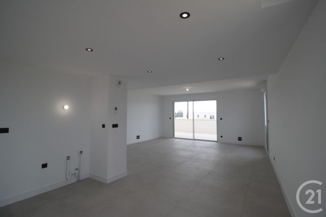 Appartement T4 à vendre - 4 pièces - 120.15 m2 - CASTRIES - 34 - LANGUEDOC-ROUSSILLON - Century 21 La Cadoule