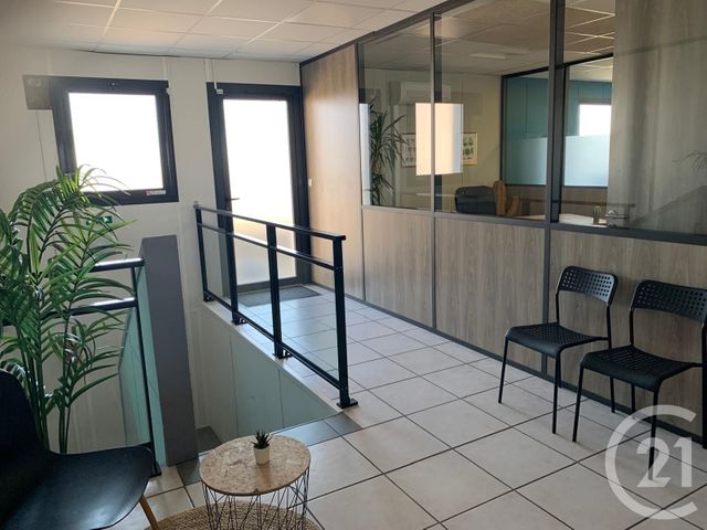 Appartement Local à louer - 1 pièce - 370.0 m2 - CASTRIES - 34 - LANGUEDOC-ROUSSILLON - Century 21 La Cadoule