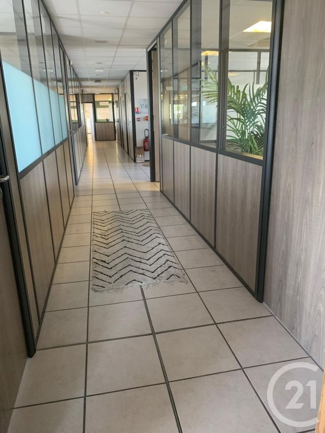 Appartement Local à louer - 1 pièce - 370.0 m2 - CASTRIES - 34 - LANGUEDOC-ROUSSILLON - Century 21 La Cadoule