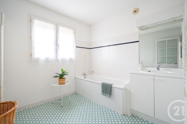 Appartement T5 à vendre - 5 pièces - 129.0 m2 - AIX EN PROVENCE - 13 - PROVENCE-ALPES-COTE-D-AZUR - Century 21 La Cadoule