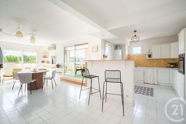 Appartement T5 à vendre - 5 pièces - 129.0 m2 - AIX EN PROVENCE - 13 - PROVENCE-ALPES-COTE-D-AZUR - Century 21 La Cadoule